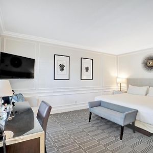 Superior Pool Side King Room